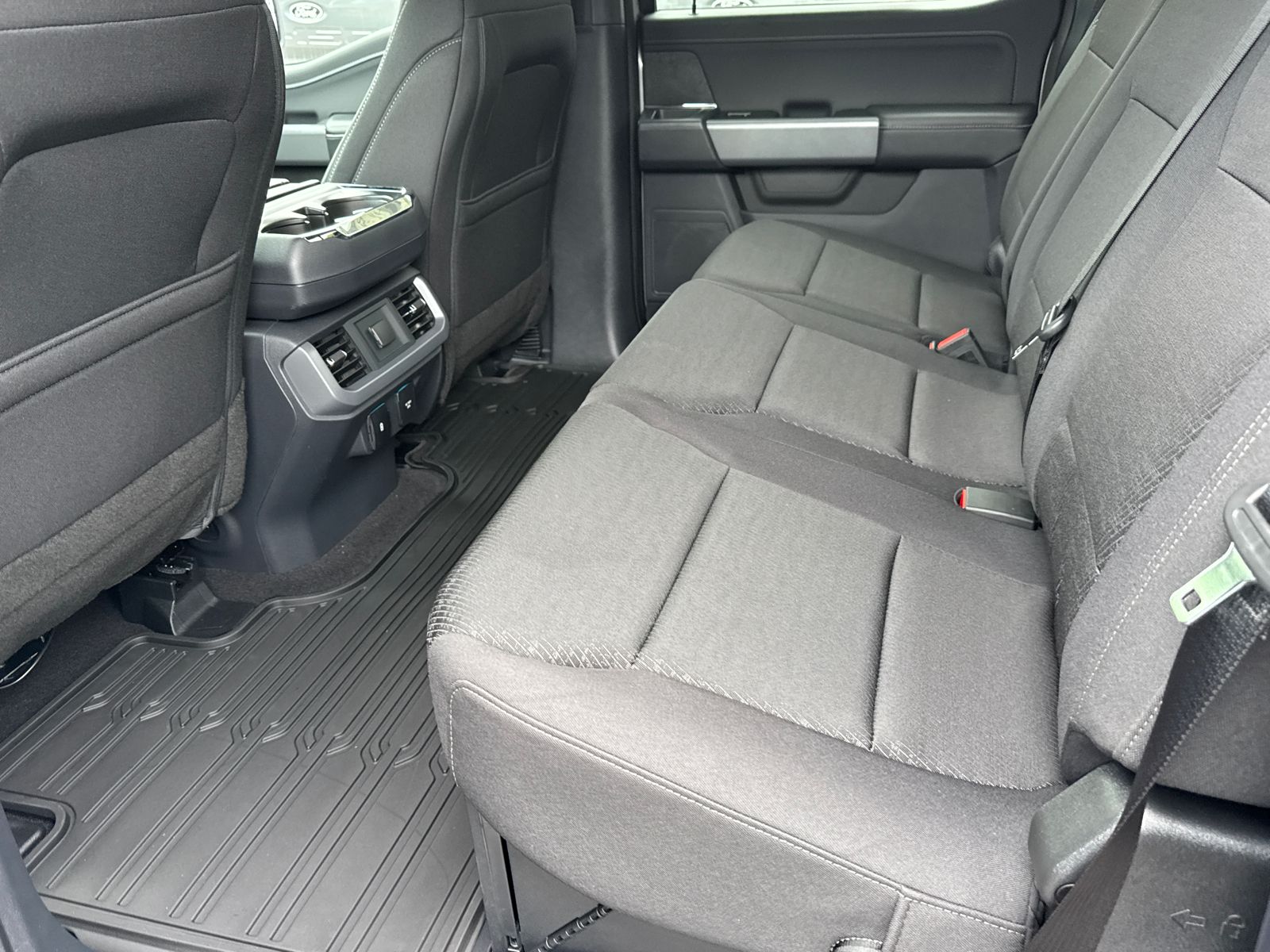 New 2025 Iconic Silver Metallic Ford XLT image 21