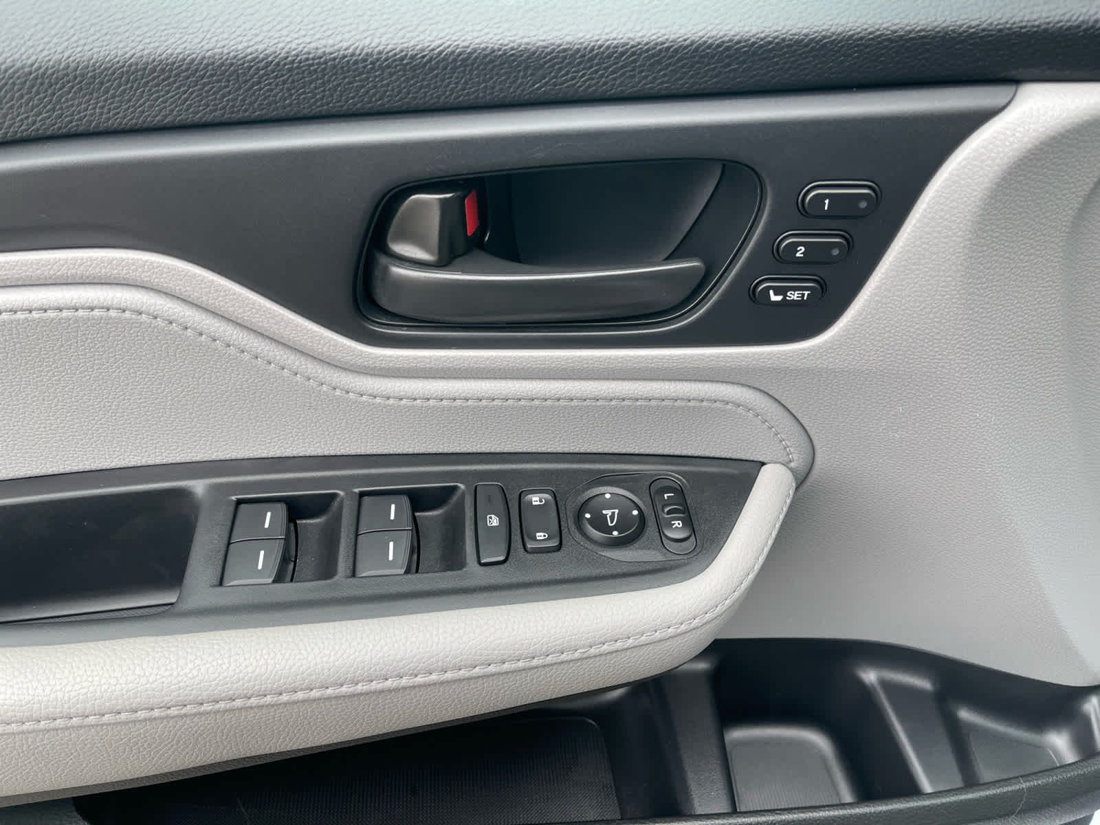 used 2024 Honda Odyssey car, priced at $37,648