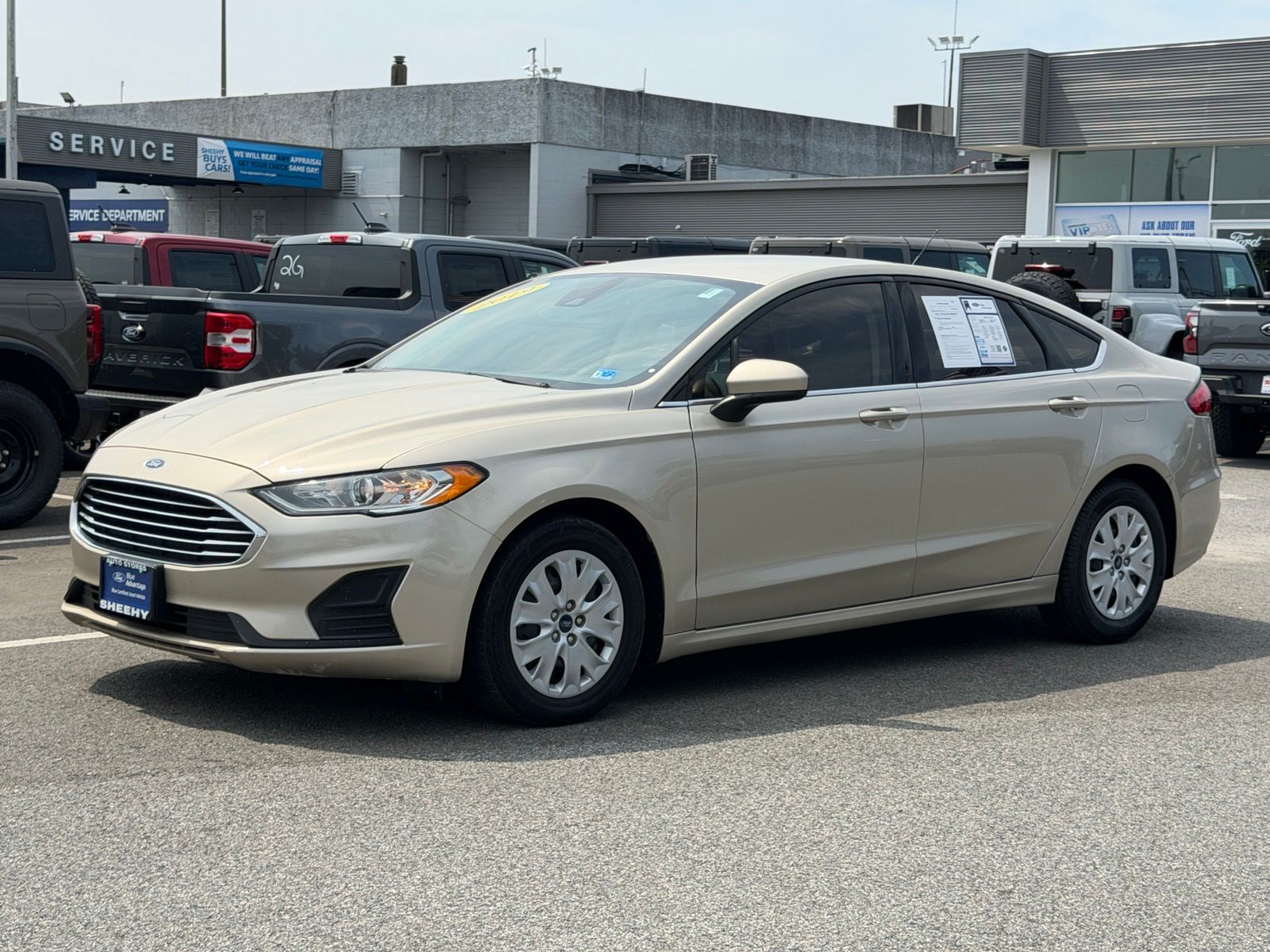 White Gold Metallic 2019 Ford Fusion Sedan Front-Wheel Drive 6-Speed Automatic
