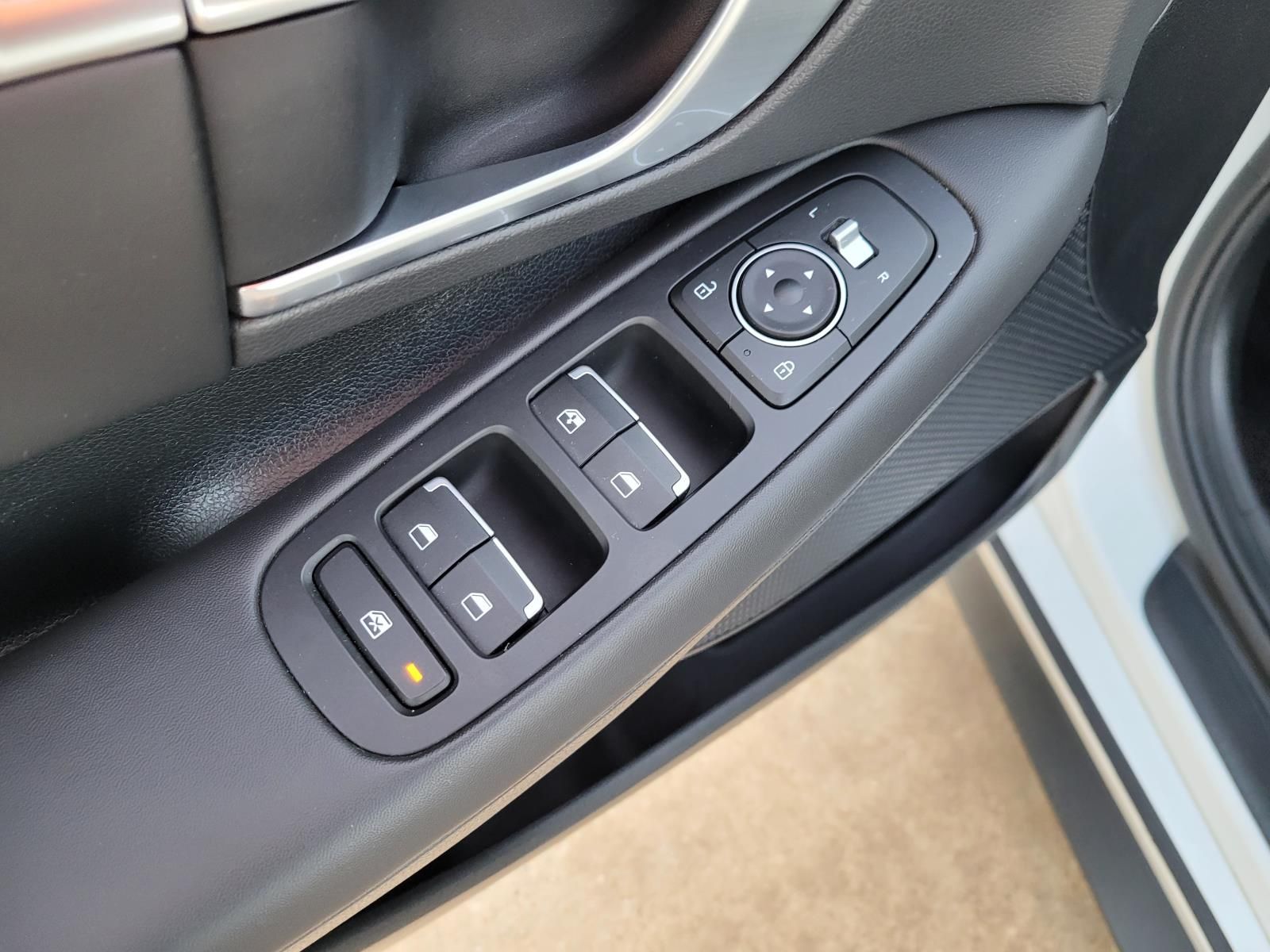 used 2022 Hyundai Sonata Hybrid car, priced at $18,300