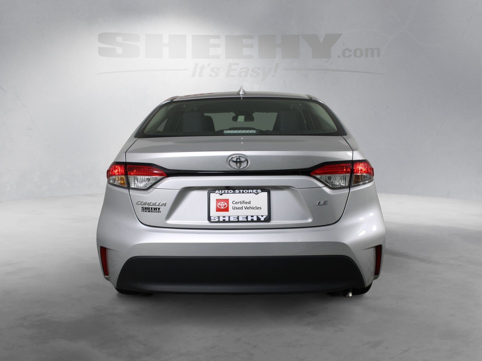 Used 2025 Silver Toyota LE image 14