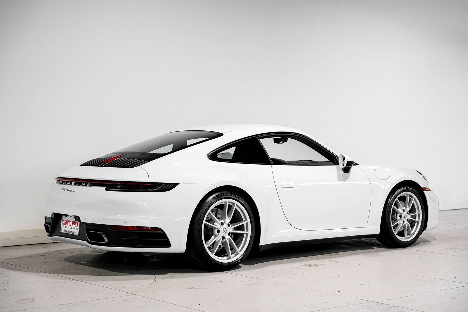 2023 Porsche 911 Carrera — photo 2