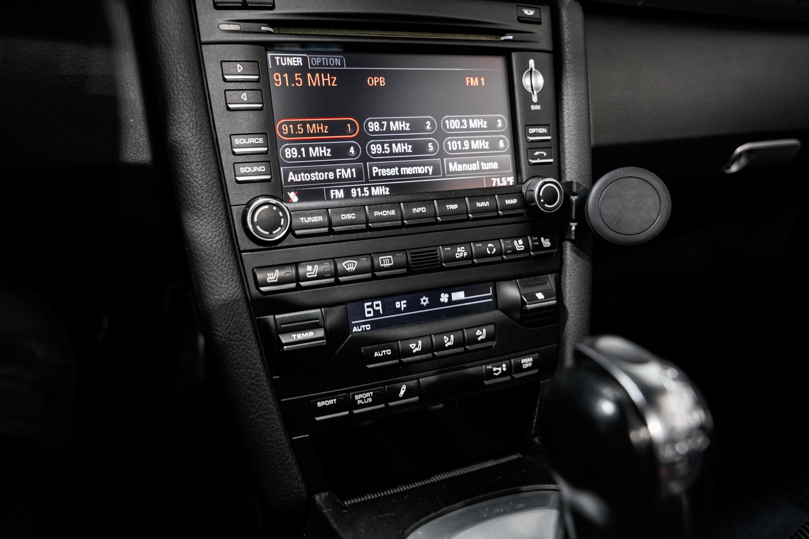 2010 Porsche 911 Carrera 4S — photo 12