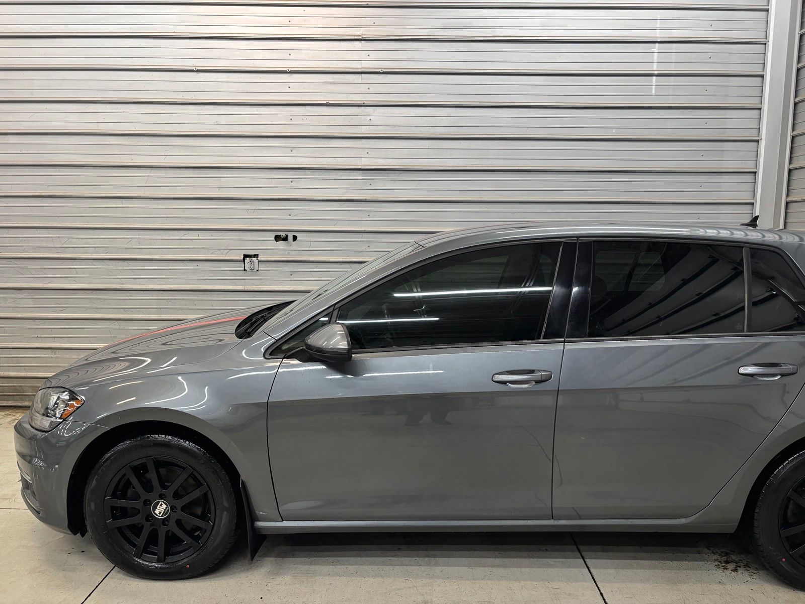 2019 Volkswagen Golf S - Image 3