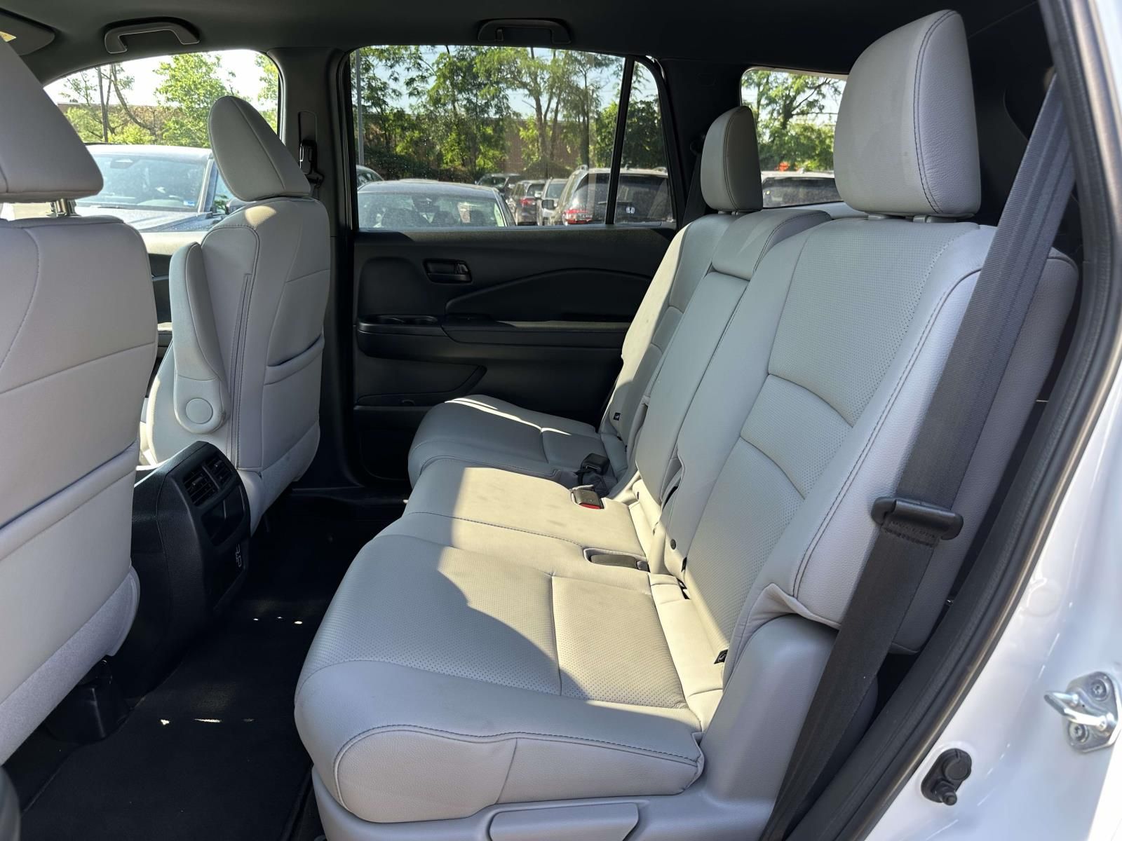 Used 2023 White Honda EX-L image 7