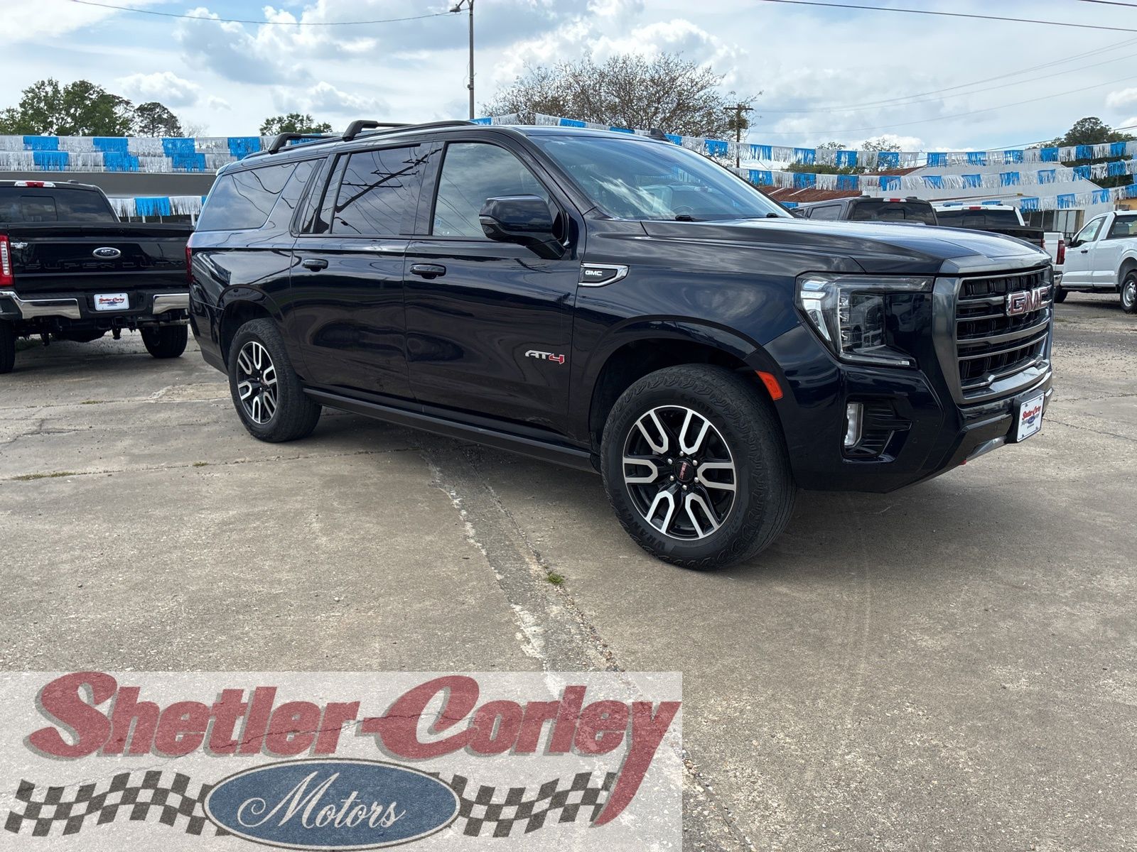 2023 GMC Yukon XL AT4 4WD