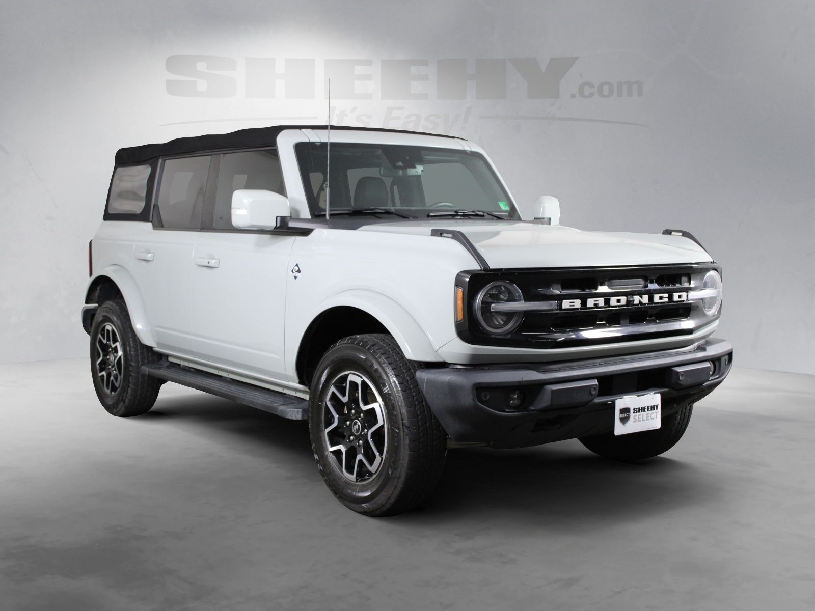 Used 2022 Gray Ford Outer Banks image 2