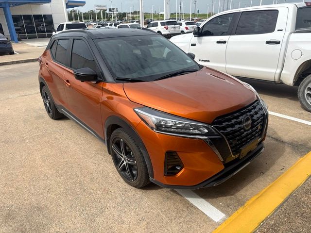 Monarch Orange Metallic/Super Black 2024 Nissan Kicks SUV / Crossover Front-Wheel Drive Continuously Variable Transmission