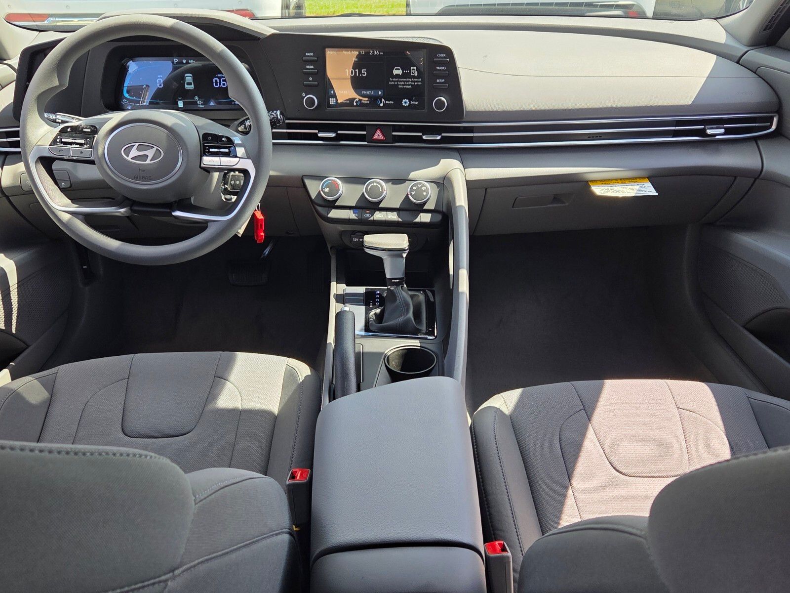 New 2026 Gray HYUNDAI SE image 8