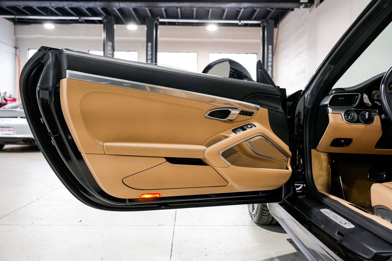 2014 Porsche 911 Targa 4S — photo 28
