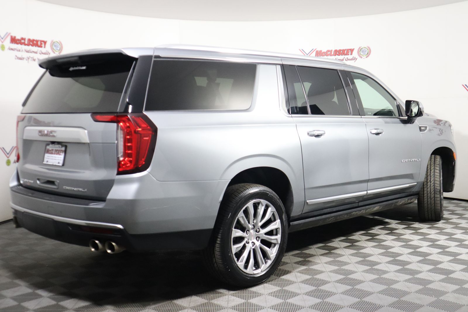 2023 GMC Yukon XL Denali photo