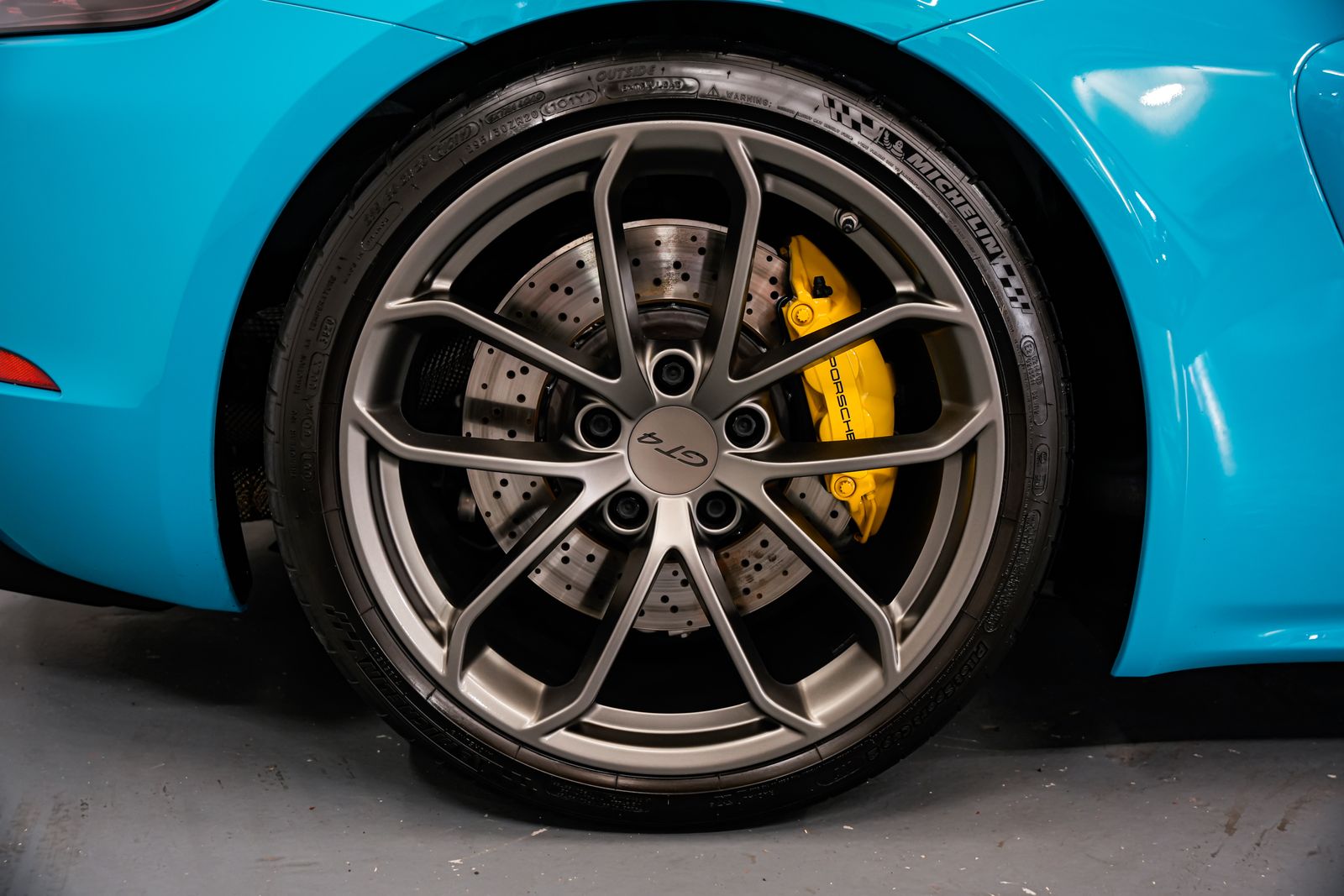2021 Porsche 718 Cayman GT4 — photo 41