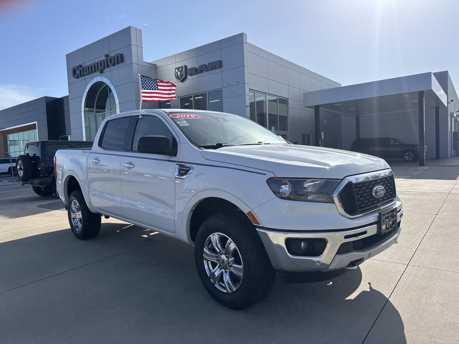 Oxford White 2019 Ford Ranger XLT SuperCrew RWD Pickup Truck 4X2 Automatic