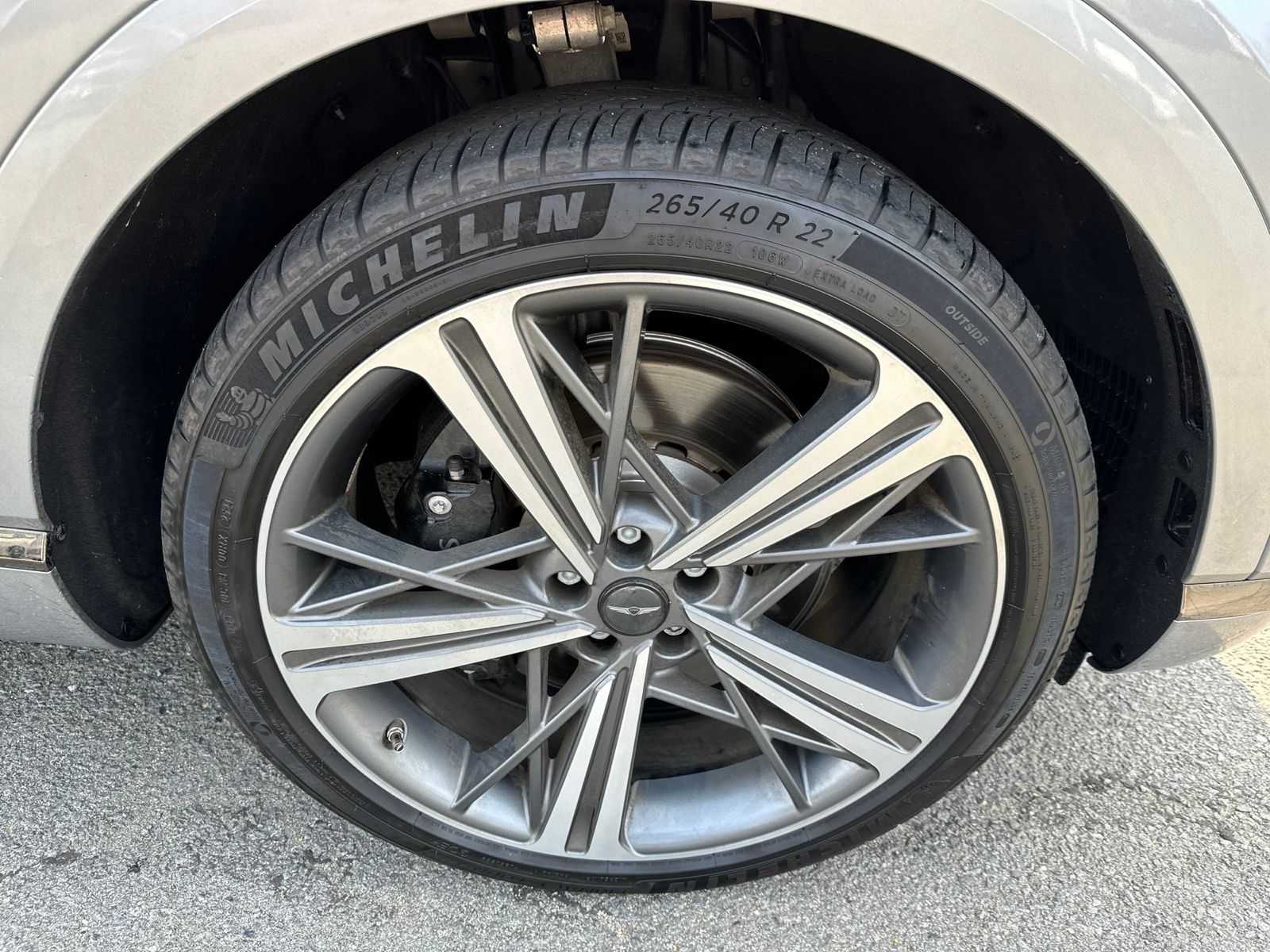 Used 2025 Silver Genesis 3.5T e-SC image 29