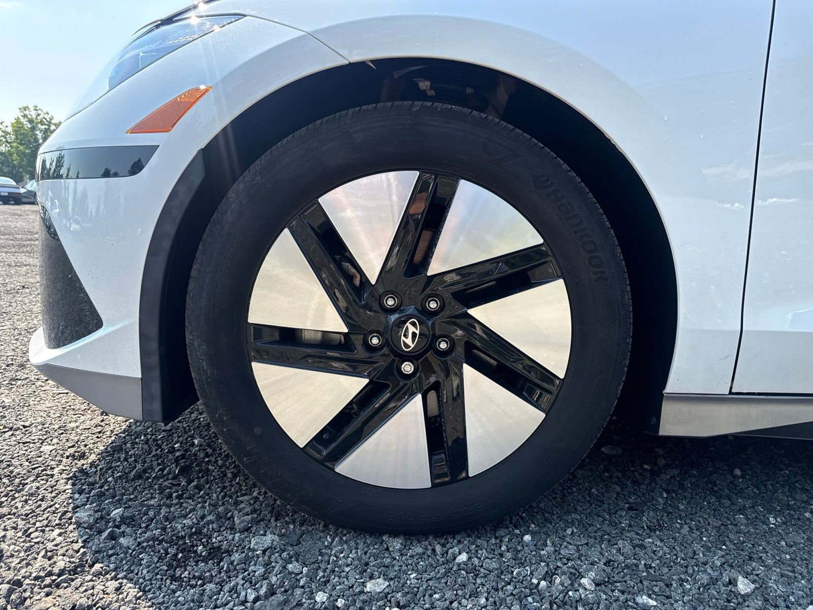 Used 2024 White Hyundai SE Standard Range image 28