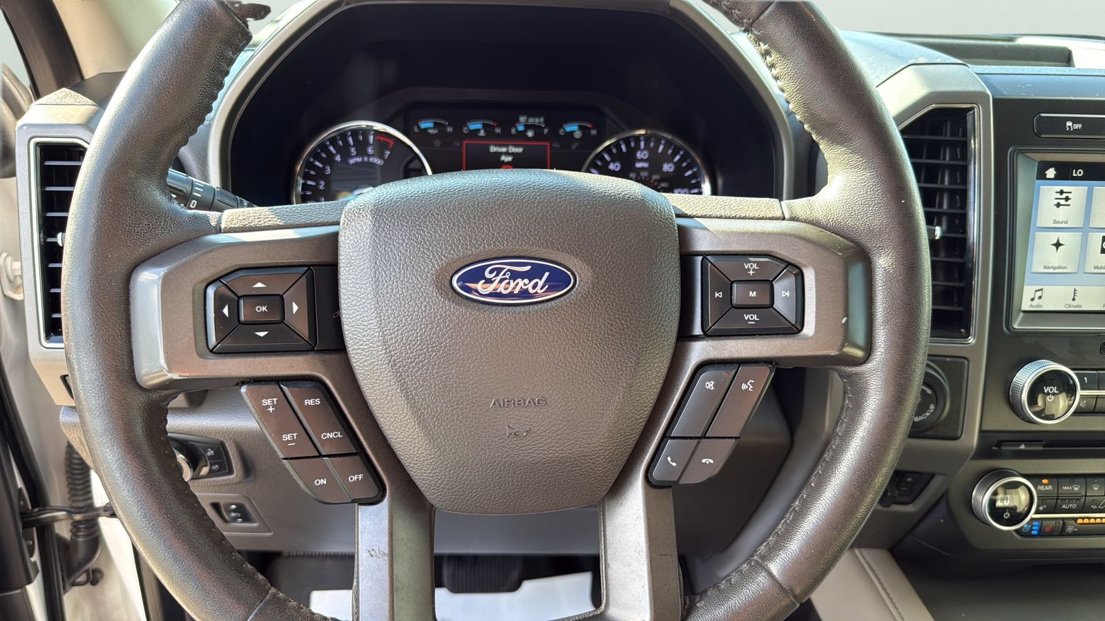 Used Car 2018 Ford Expedition  Xlt For Sale Under $25,000 In Austin, Texas