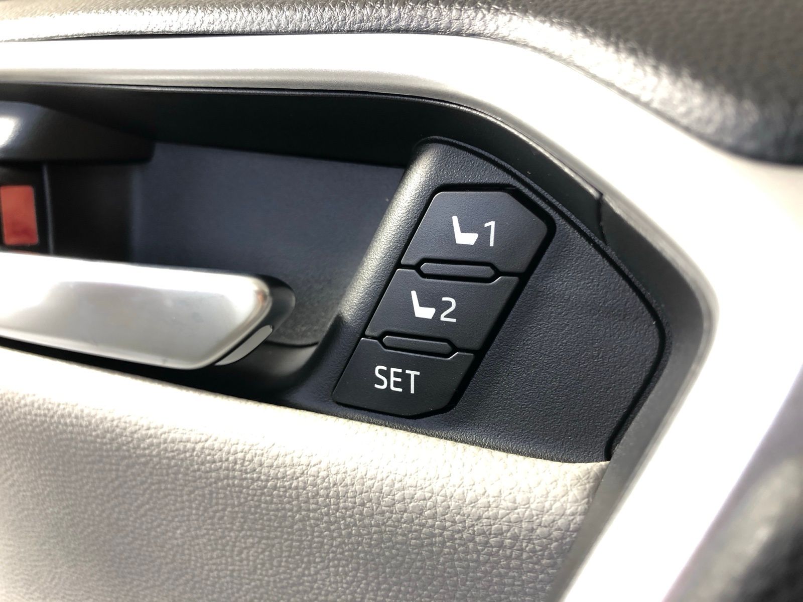 2025 Toyota RAV4 Limited 12