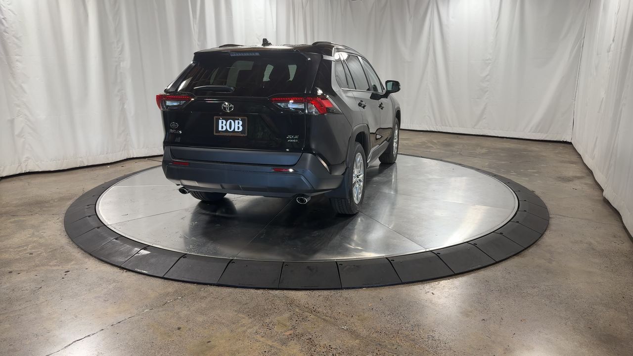 2025 Toyota RAV4 XLE Premium photo 7