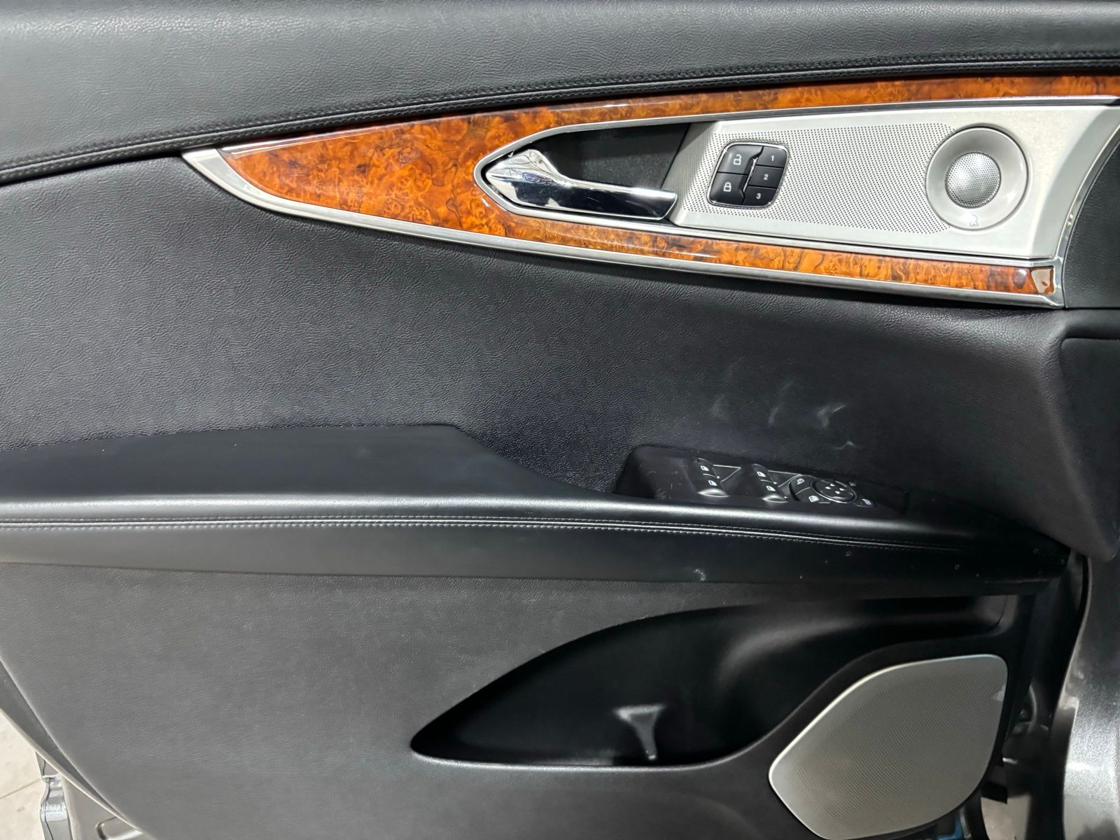 Used Car 2017 Lincoln Mkx  Reserve For Sale Under $20,000 In Austin, Texas