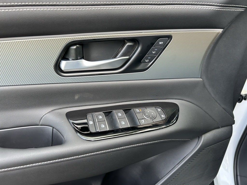 2025 Nissan Murano SL - Photo 10