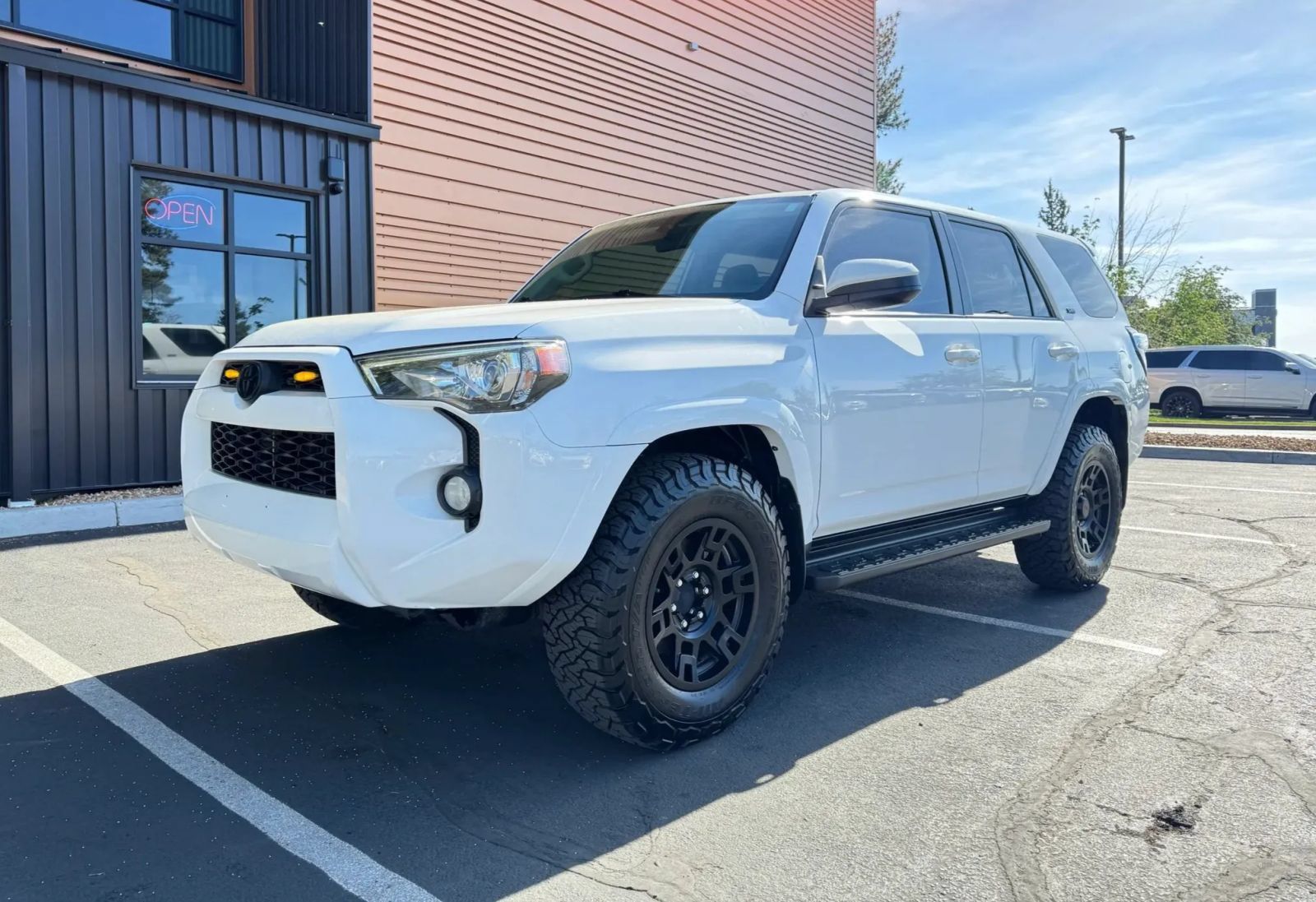 Super White 2018 Toyota 4Runner SUV / Crossover Four-Wheel Drive 5-Speed Automatic Overdrive