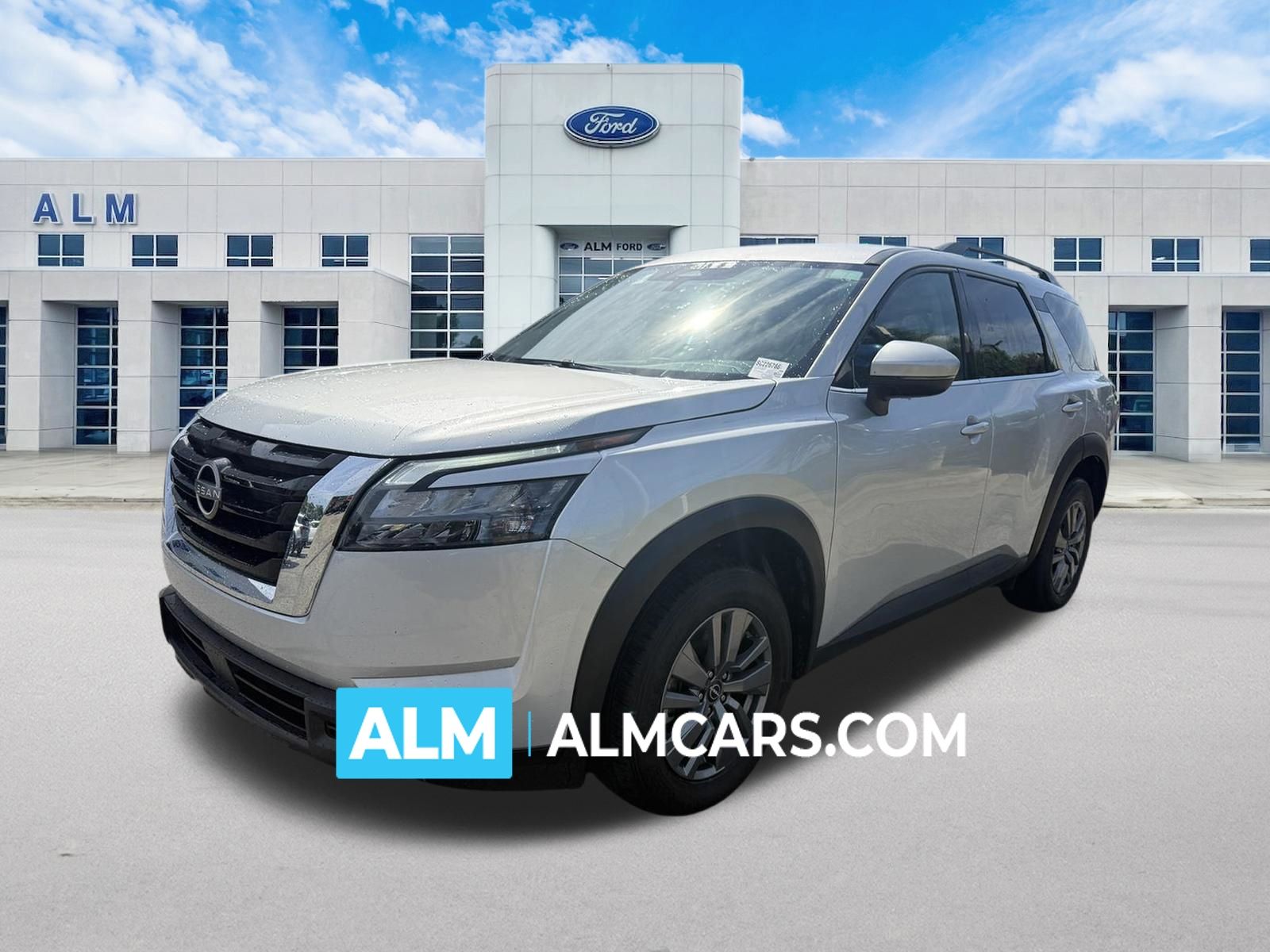 Brilliant Silver Metallic 2025 Nissan Pathfinder SUV / Crossover Front-Wheel Drive 9-Speed Automatic