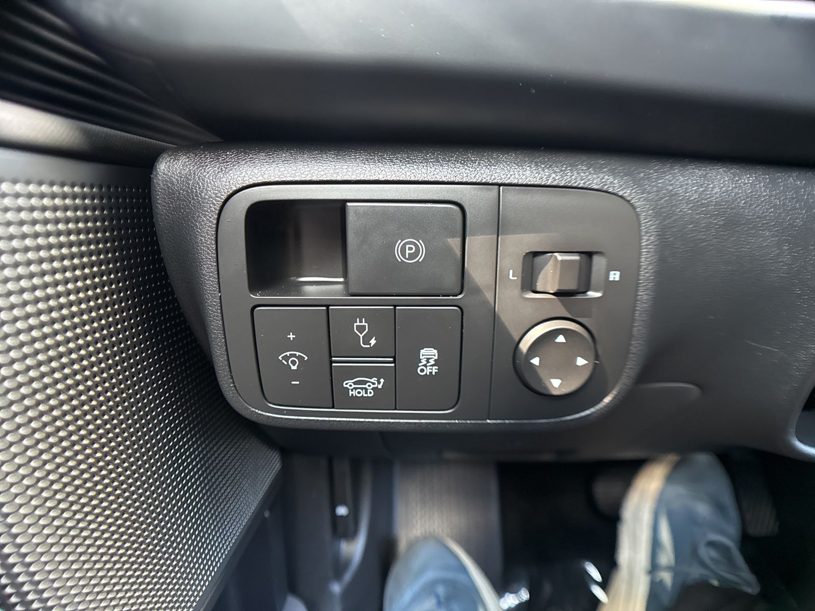 Used 2024 White Hyundai SEL image 22