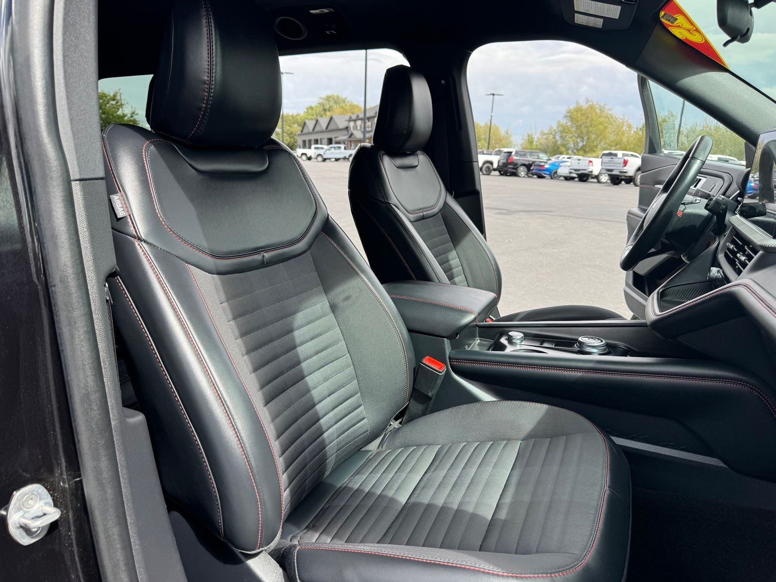 Used 2025 Ford Explorer SUV