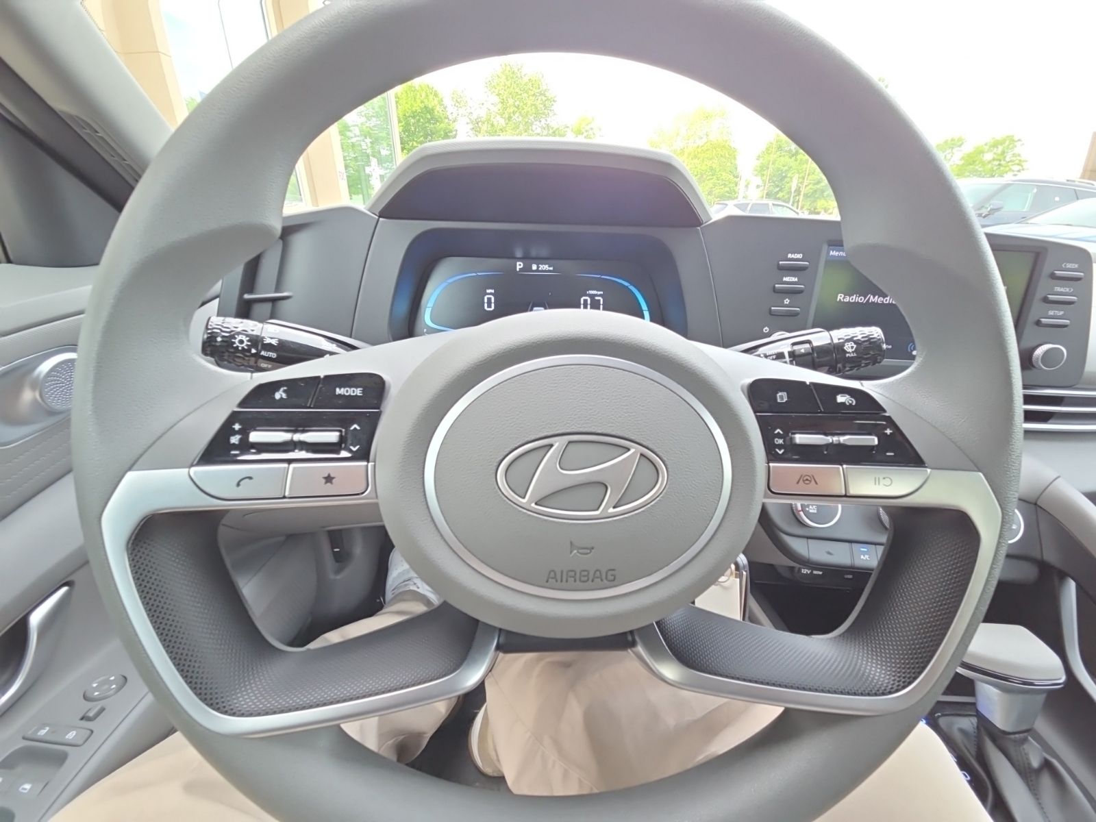 Used 2025 Black Hyundai SE image 18
