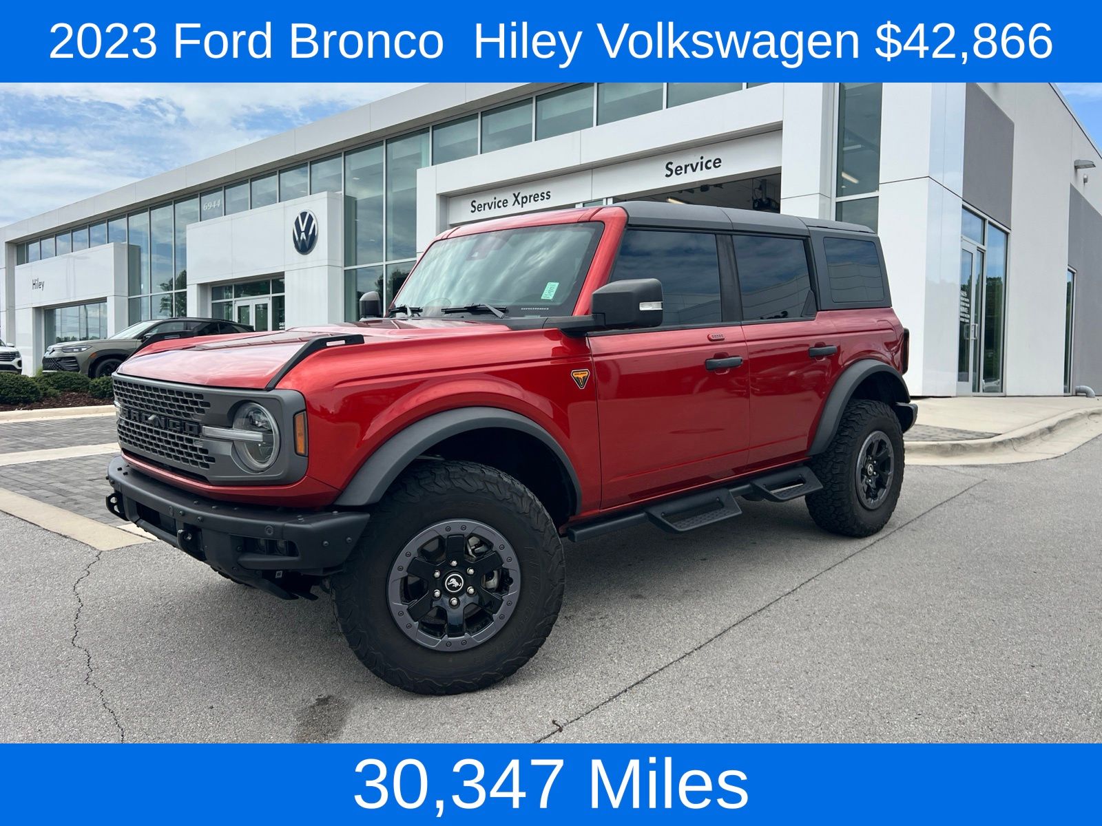 Hot Pepper Red Metallic Tinted Clearcoat 2023 Ford Bronco SUV / Crossover Four-Wheel Drive 7-Speed Manual