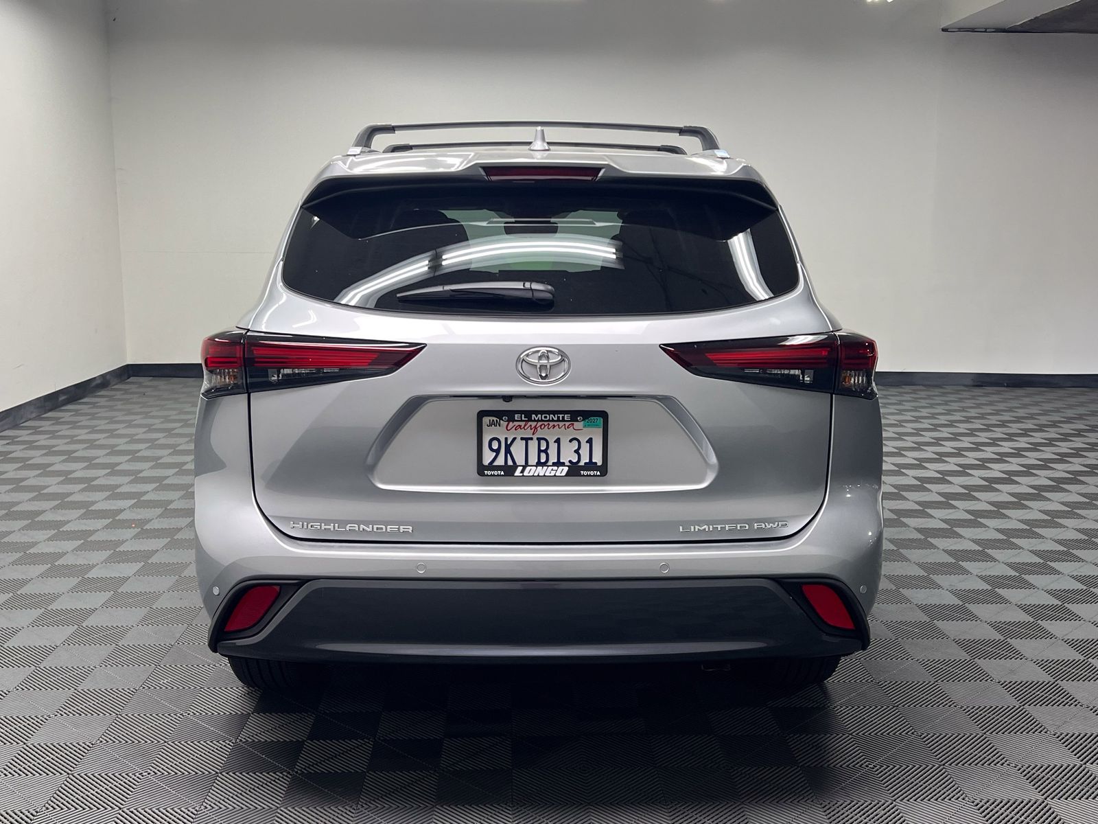 used 2024 Toyota Highlander car, priced at $40,788