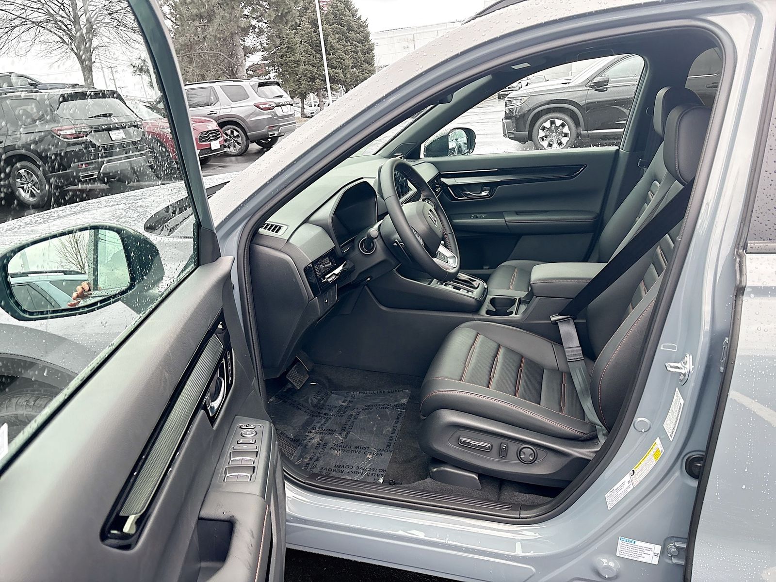 View vehicle photo 4