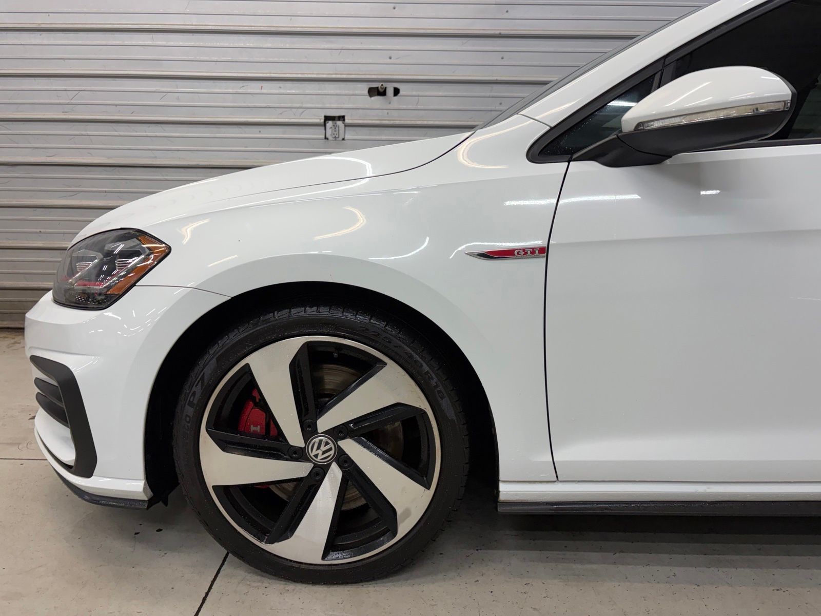 Photo 4 of 2020 Volkswagen Golf GTI SE