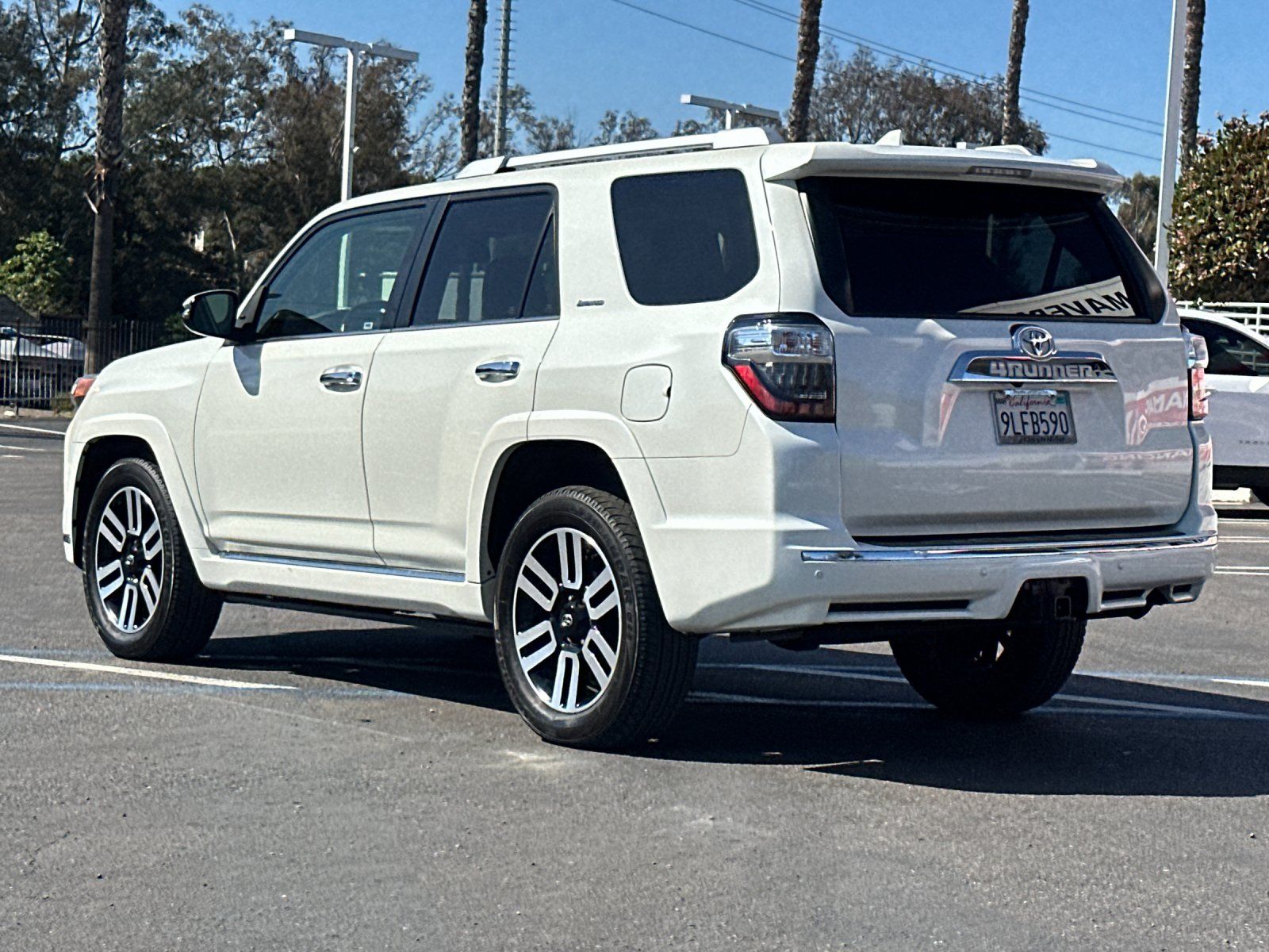 View vehicle photo 3
