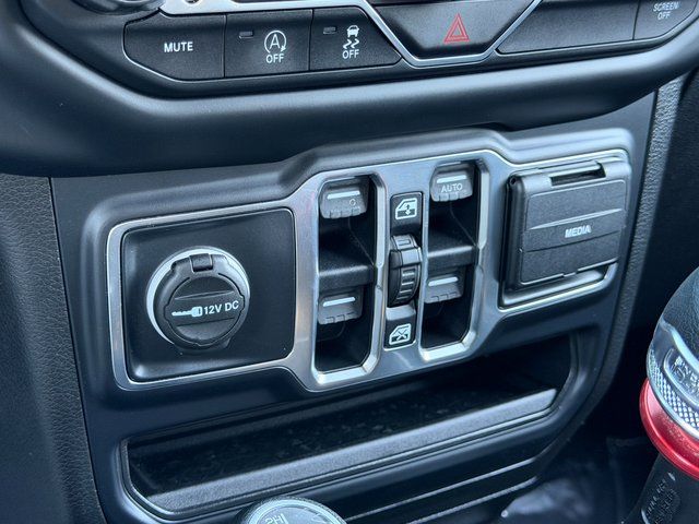 Used 2019 Black Clearcoat Jeep Unlimited Sport S image 22