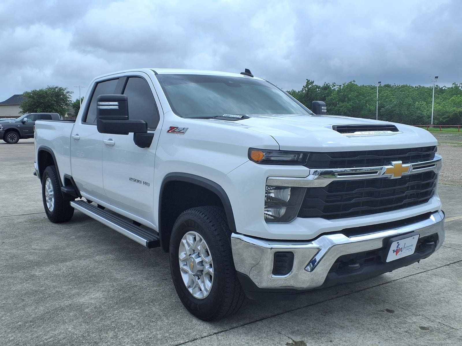 2024 Chevrolet Silverado 2500HD LT - 2