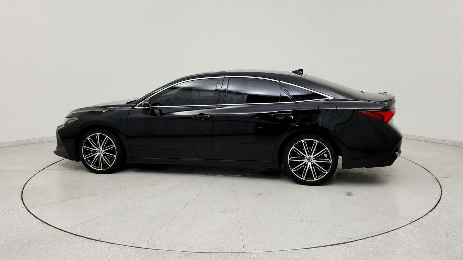 Used 2019 Black Toyota XSE image 4