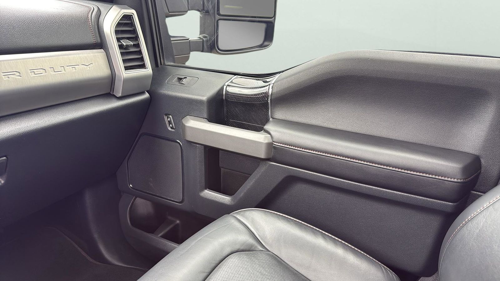 Used Car 2022 Ford F-250sd  Platinum For Sale Under $70,000 In Austin, Texas