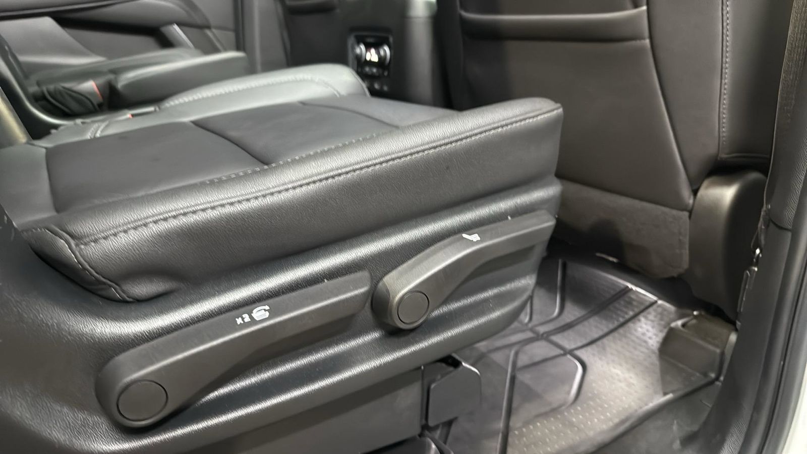 Used Car 2023 Chevrolet Suburban  Z71 For Sale Under $70,000 In Austin, Texas