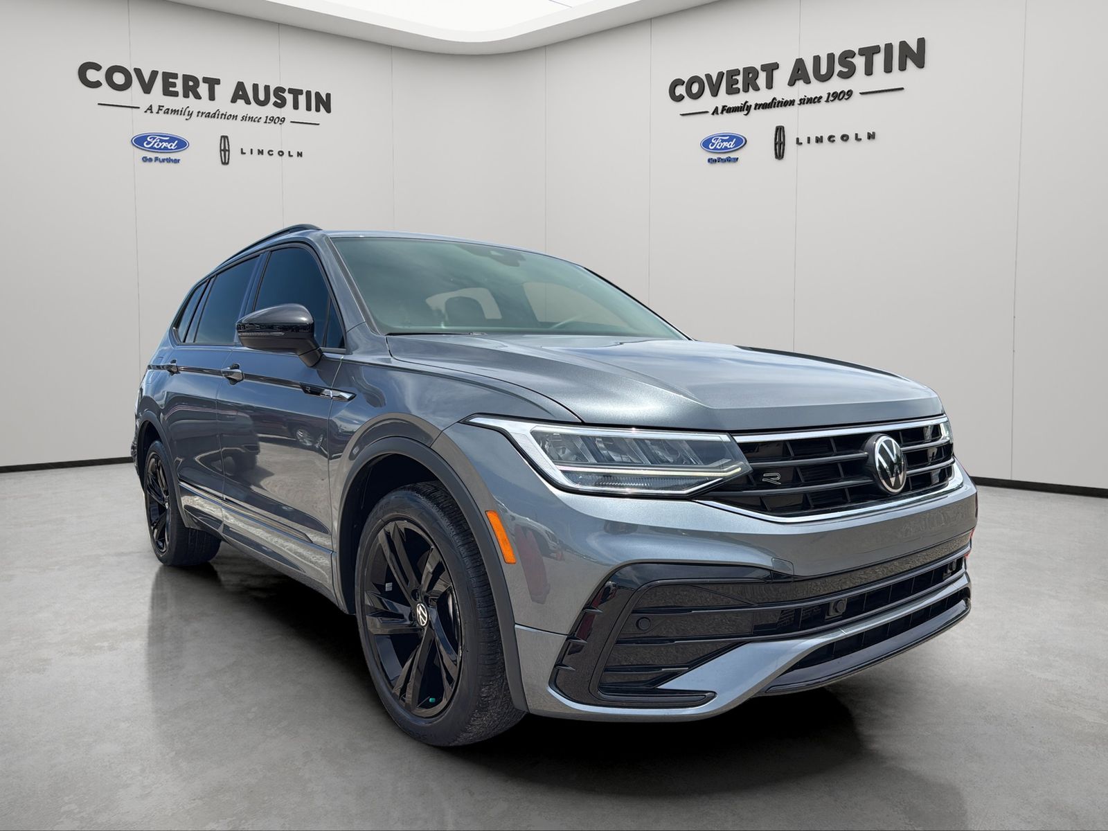 Used Car 2023 Volkswagen Tiguan  2.0t Se R-line Black For Sale Under $25,000 In Austin, Texas