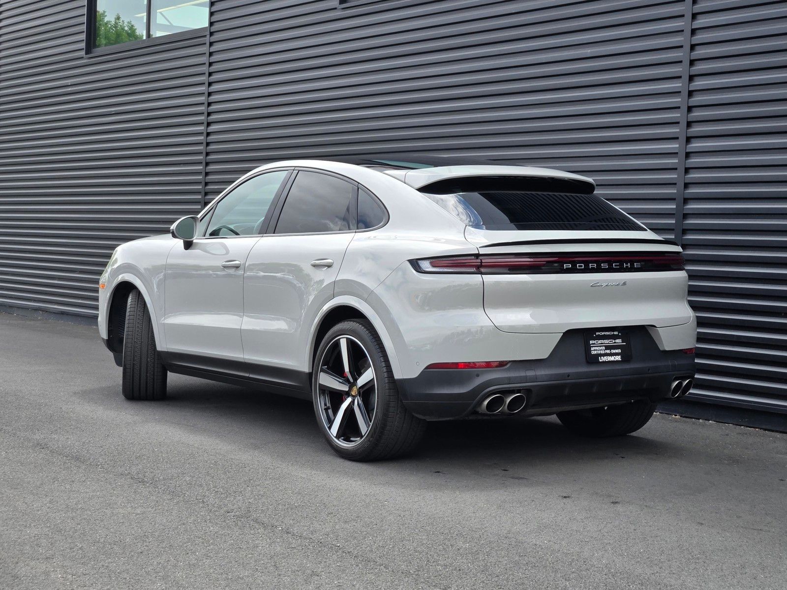 View vehicle photo 4