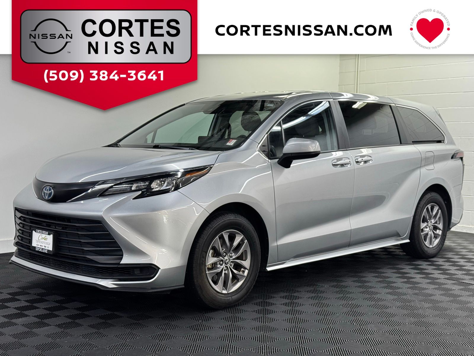 Celestial Silver Metallic 2024 Toyota Sienna LE 8-Passenger AWD Minivan All-Wheel Drive Continuously Variable Transmission