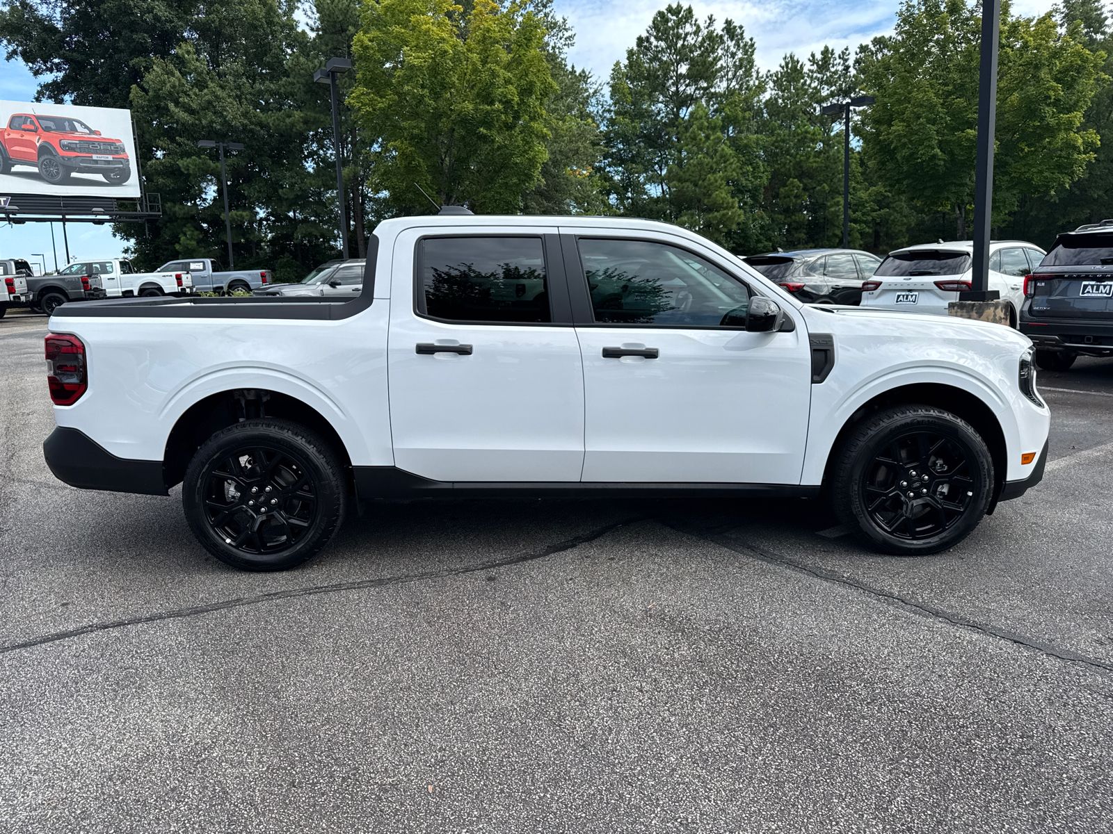 2025 Ford Maverick XLT photo 3