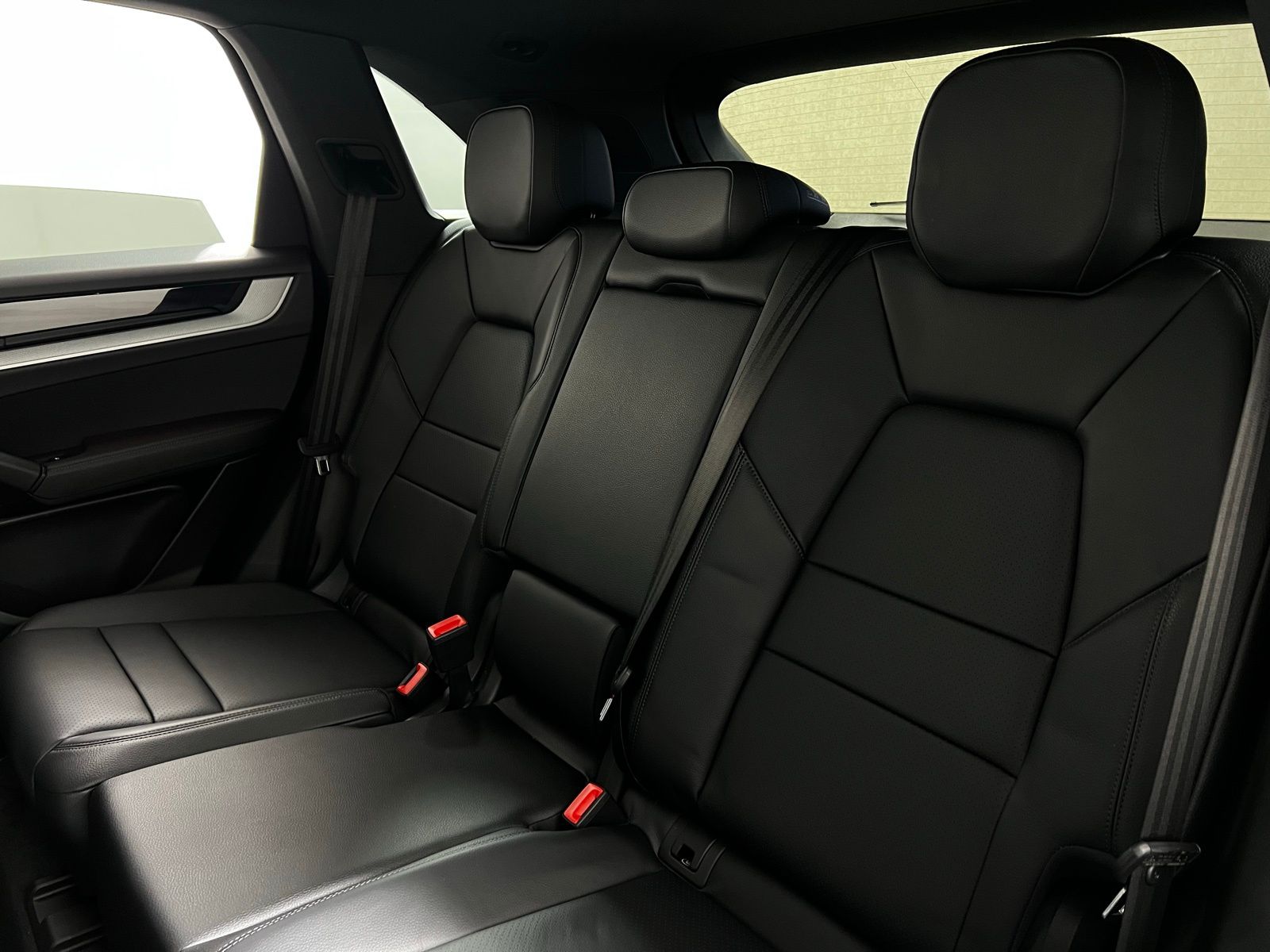 Thumbnail: 2024 Porsche Cayenne - 25