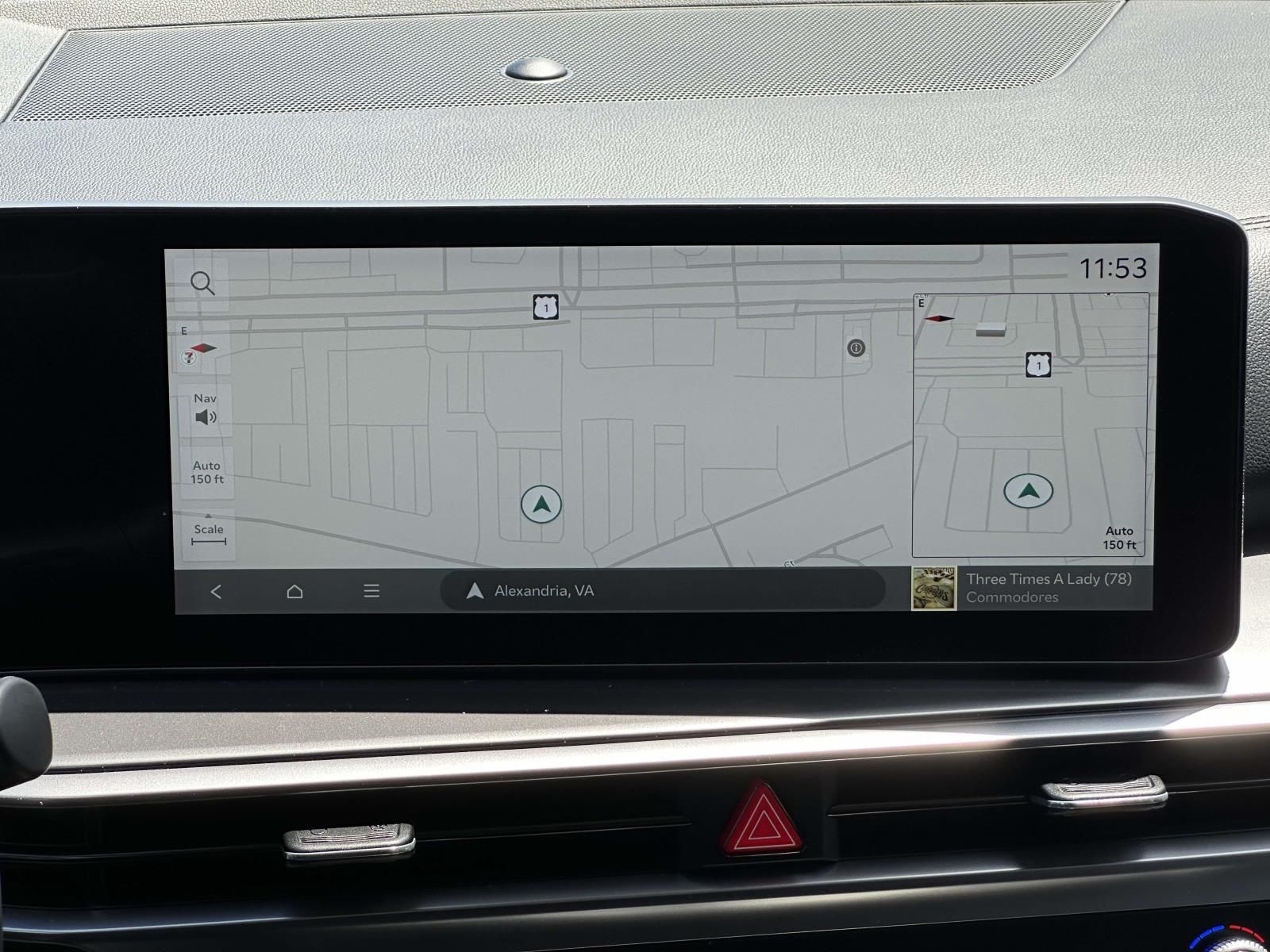 Used 2025  Kia EX image 4