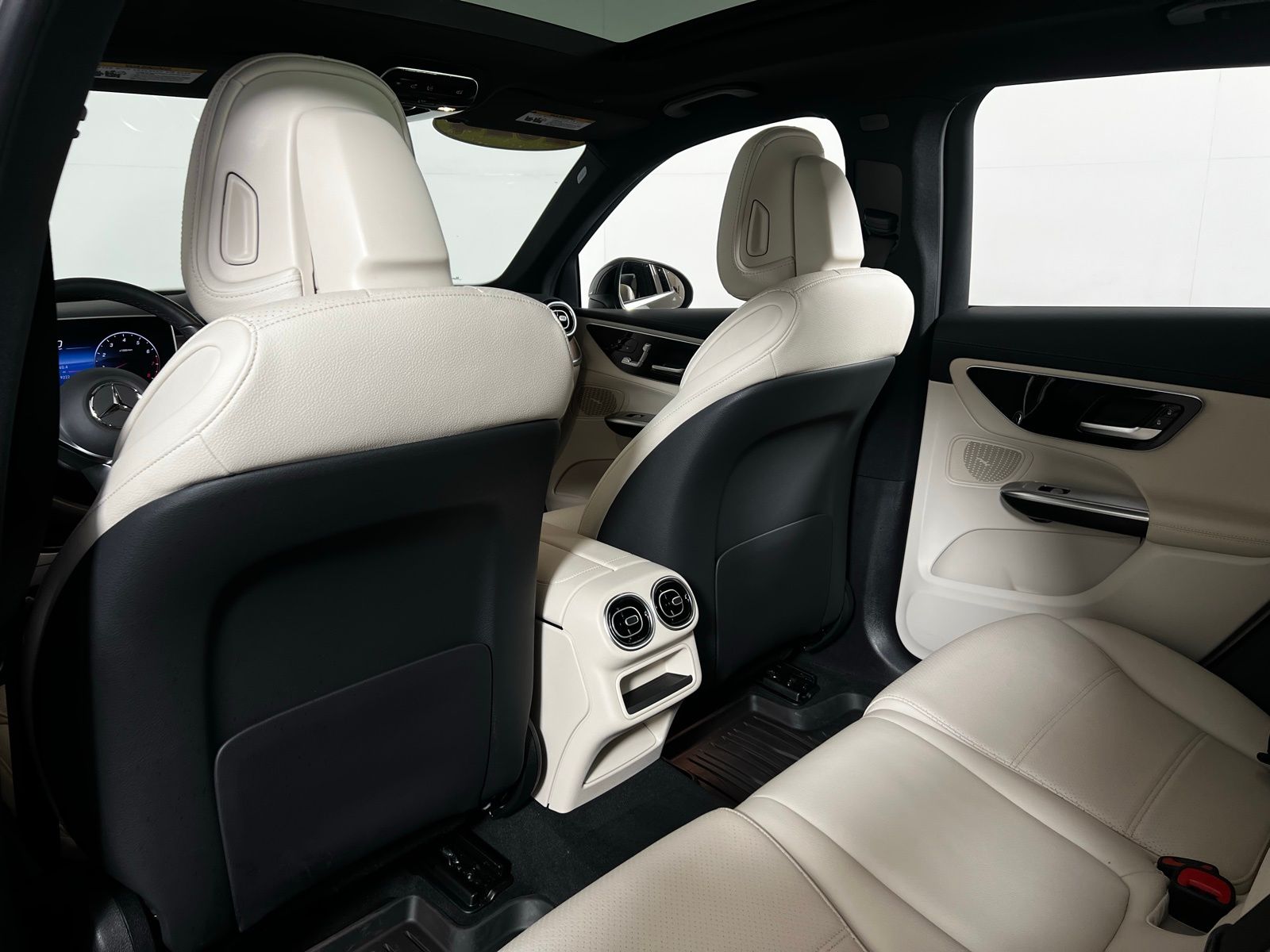 2024 Mercedes-Benz GLC 300 21