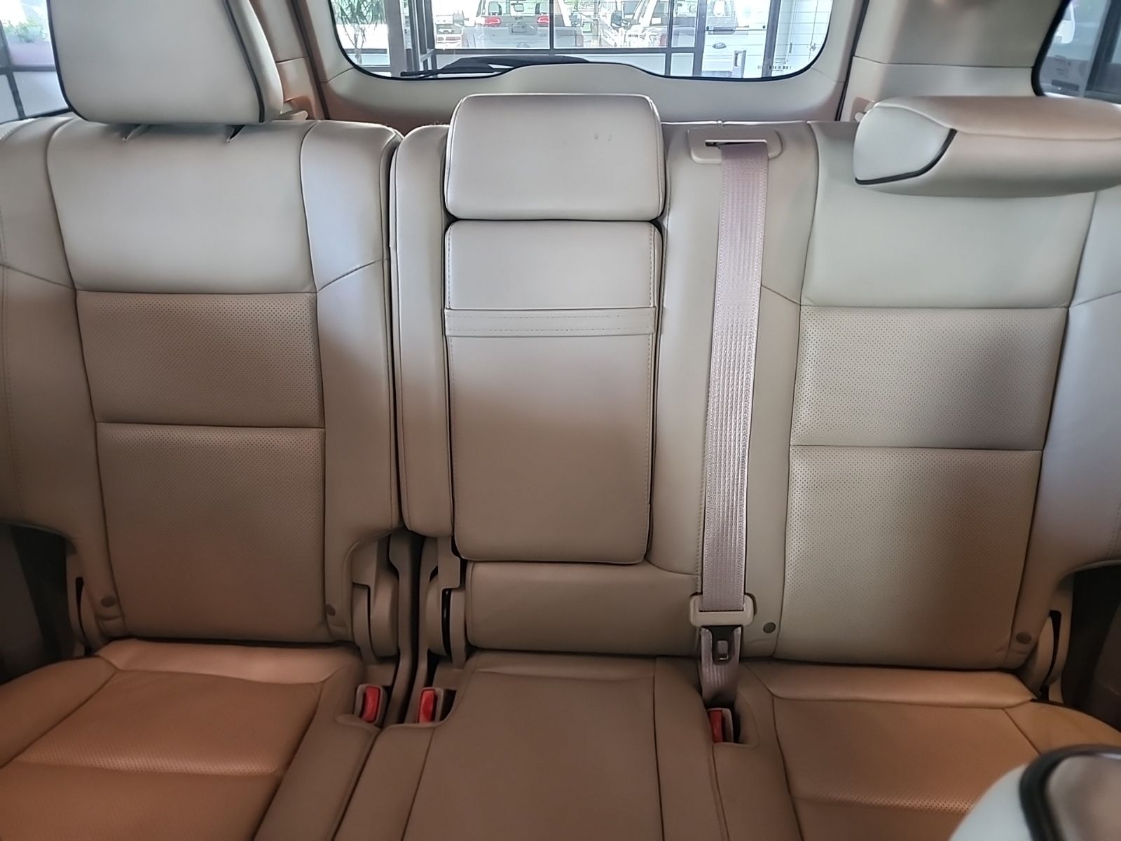 Used 2014 Bright White Clearcoat Jeep Overland image 25