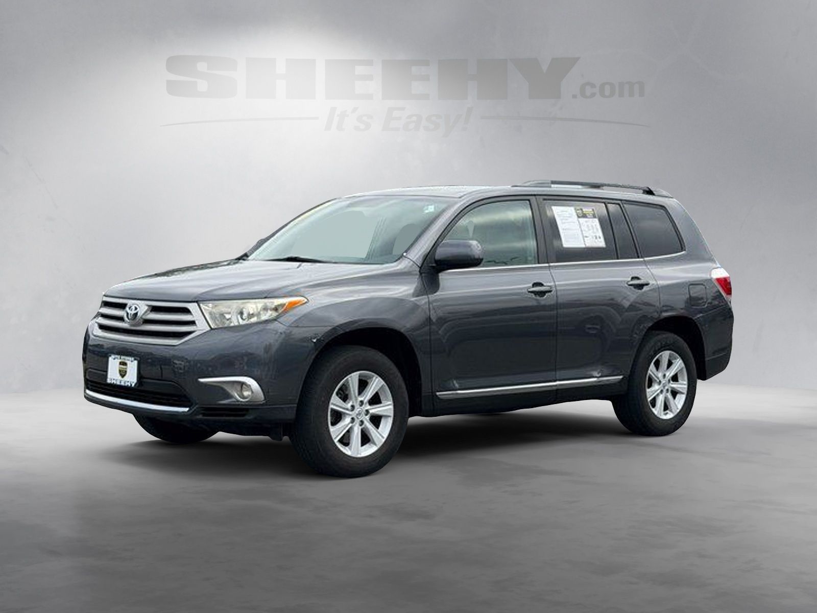 Used 2013 Magnetic Gray Metallic Toyota SE image 17