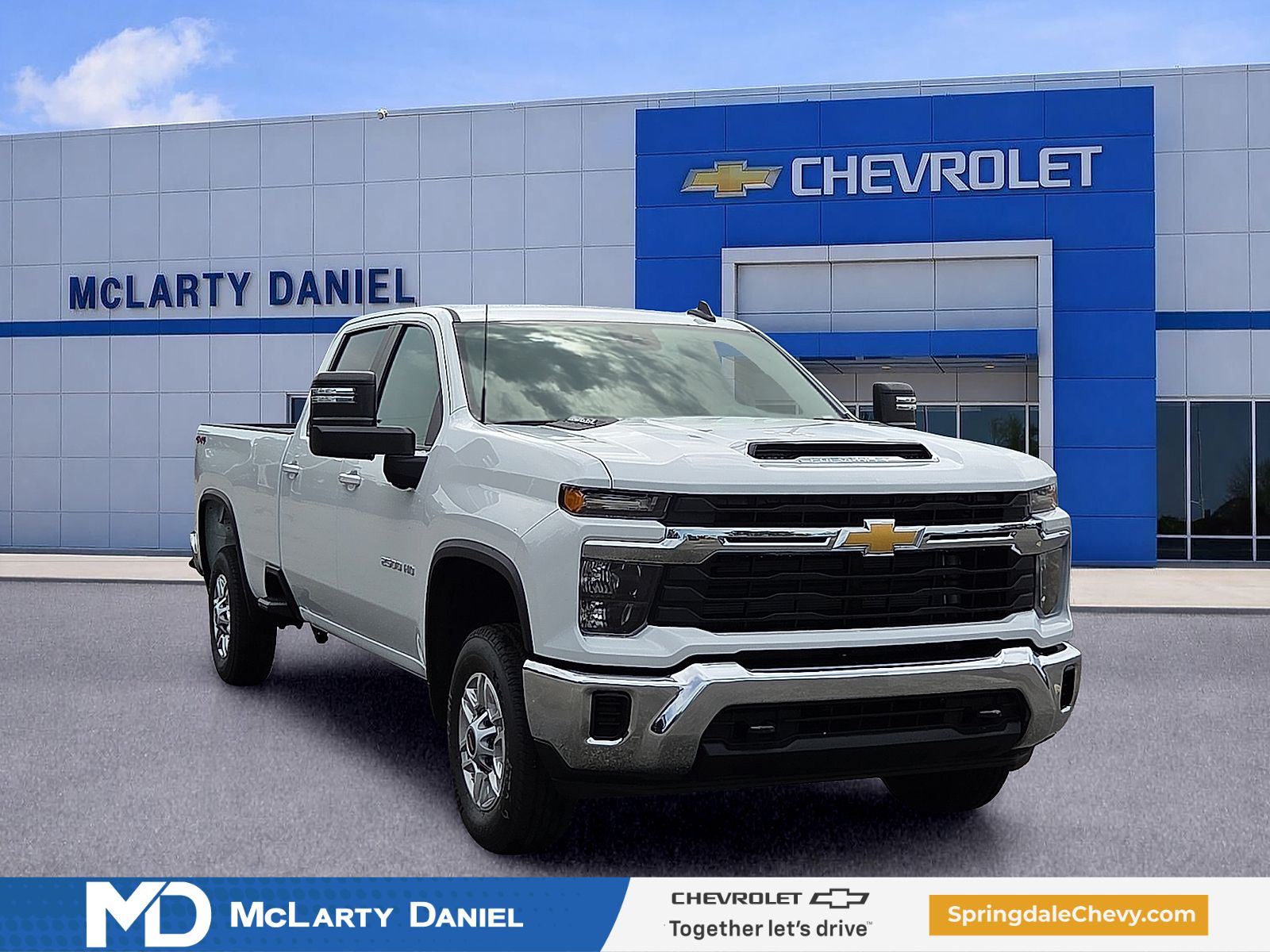 Summit White 2026 Chevrolet Silverado 2500HD Pickup Truck Four-Wheel Drive Automatic