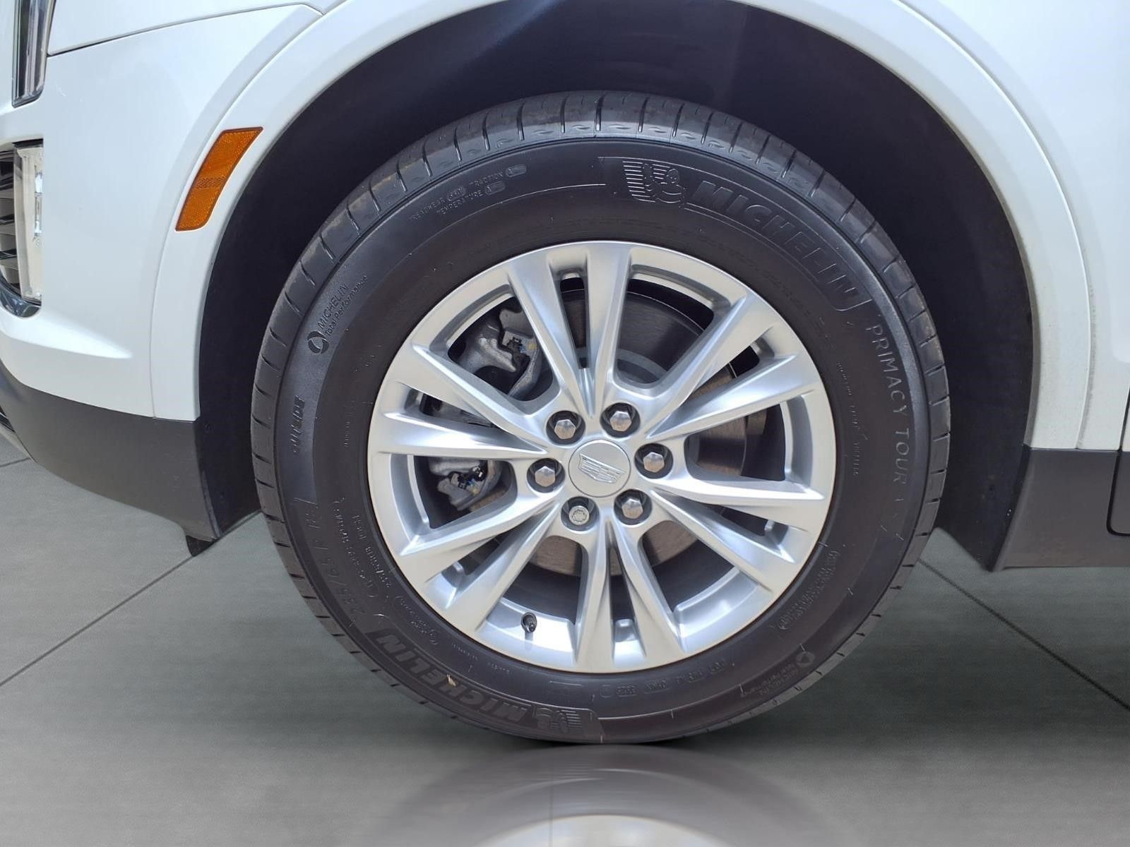 2026 Cadillac XT5 Luxury White at Bayway Cadillac of The Woodlands